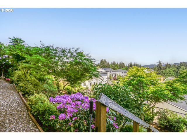 8940 Se SPYGLASS Dr, Happy Valley, OR 97086