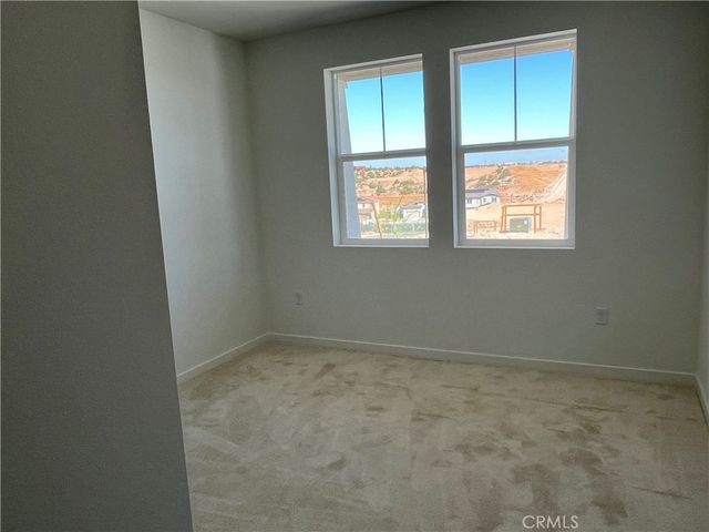 17209 Harpers Ferry, Hesperia, CA 92345