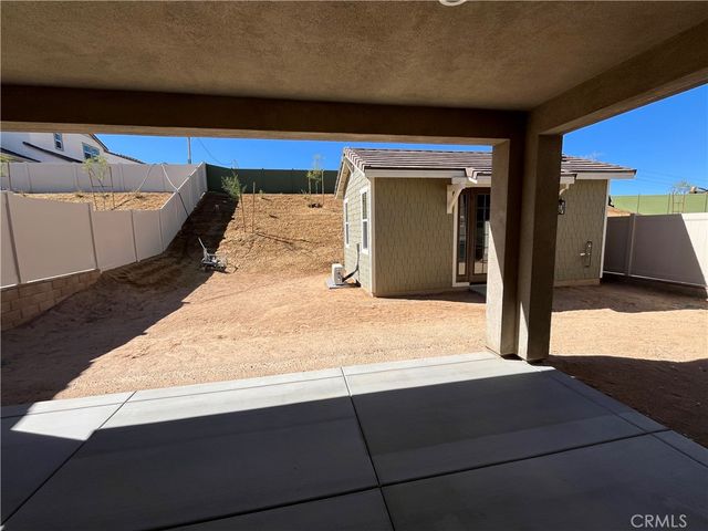 17209 Harpers Ferry, Hesperia, CA 92345