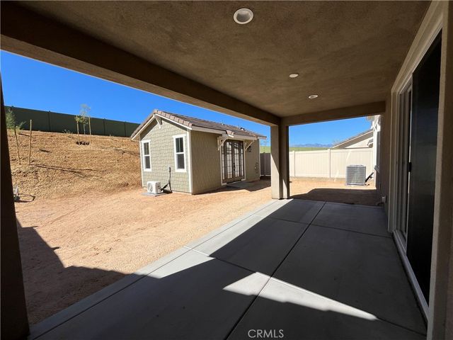 17209 Harpers Ferry, Hesperia, CA 92345