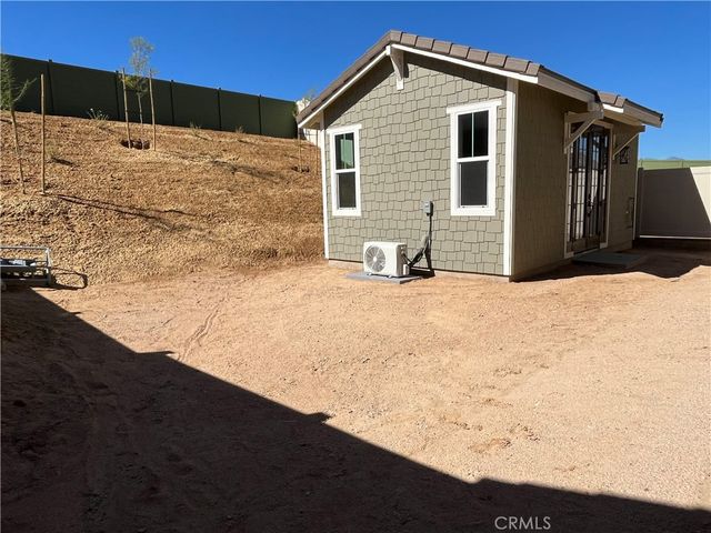 17209 Harpers Ferry, Hesperia, CA 92345