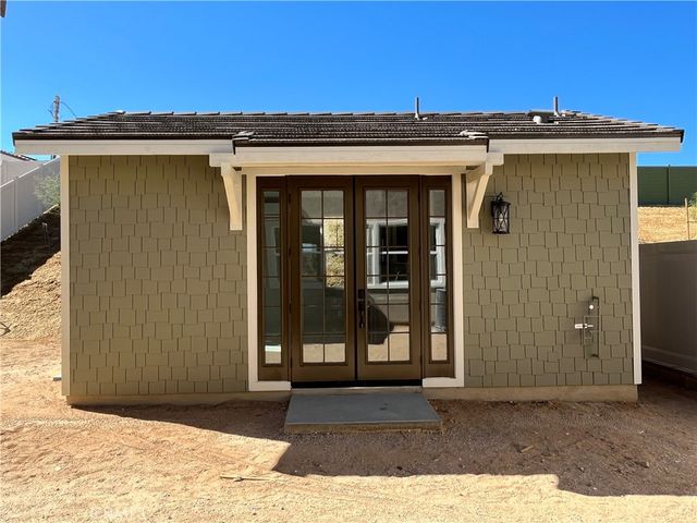 17209 Harpers Ferry, Hesperia, CA 92345