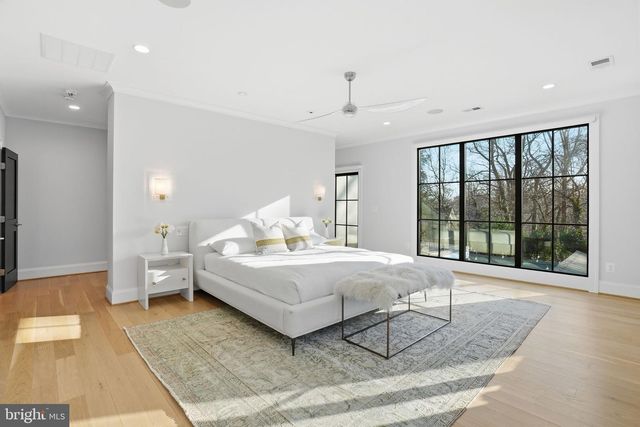 2812 24TH ST N, Arlington, VA 22207