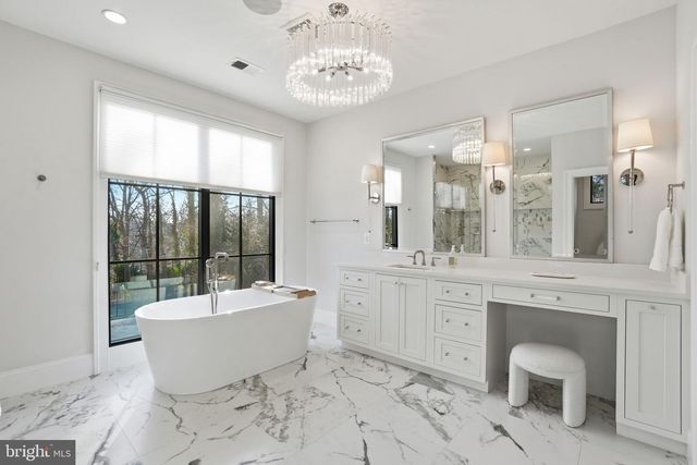 2812 24TH ST N, Arlington, VA 22207