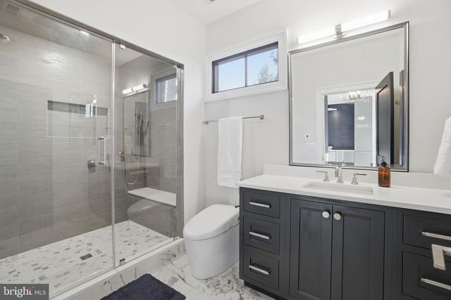 2812 24TH ST N, Arlington, VA 22207