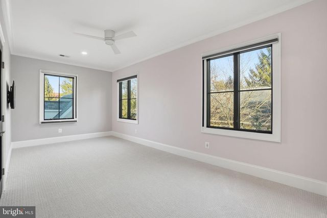 2812 24TH ST N, Arlington, VA 22207