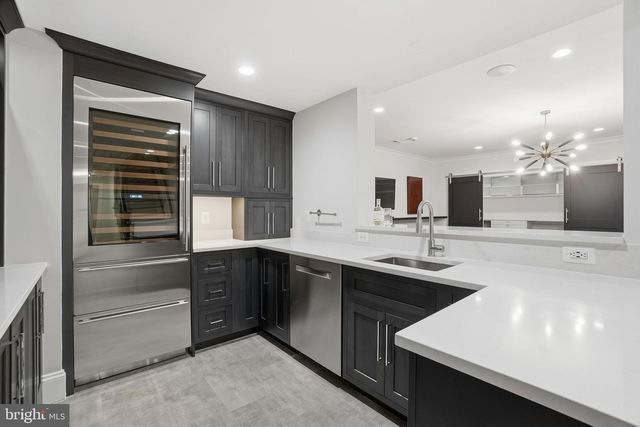 2812 24TH ST N, Arlington, VA 22207