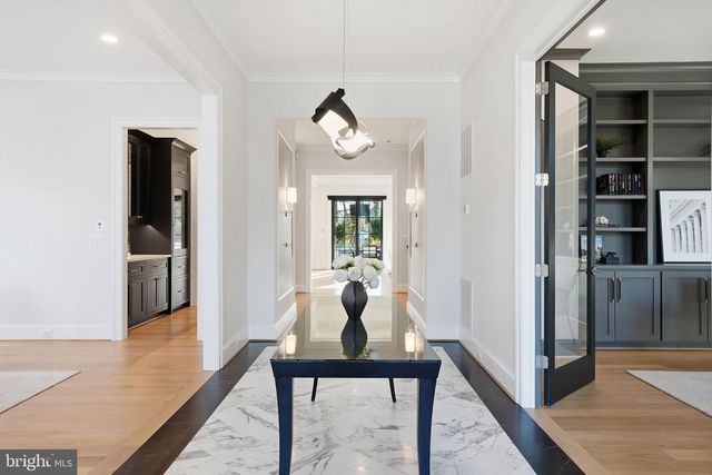 2812 24TH ST N, Arlington, VA 22207