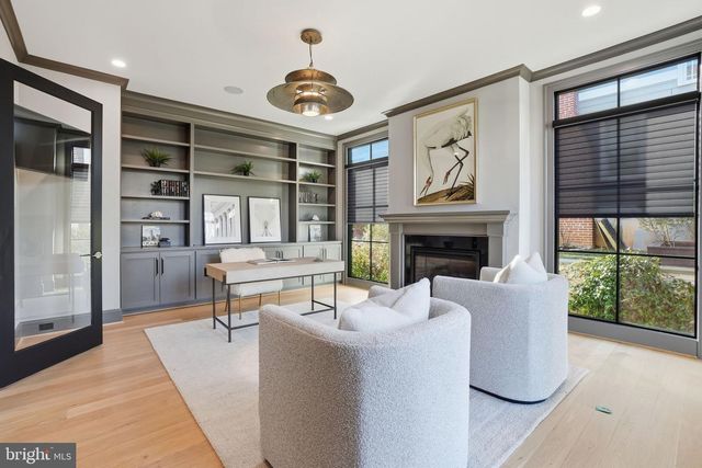 2812 24TH ST N, Arlington, VA 22207