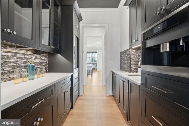 2812 24TH ST N, Arlington, VA 22207