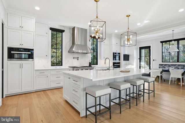 2812 24TH ST N, Arlington, VA 22207