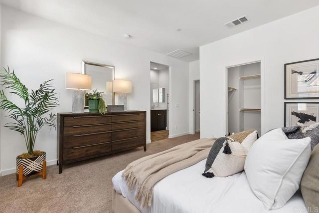 4136 Rio Azul Way, Oceanside, CA 92057