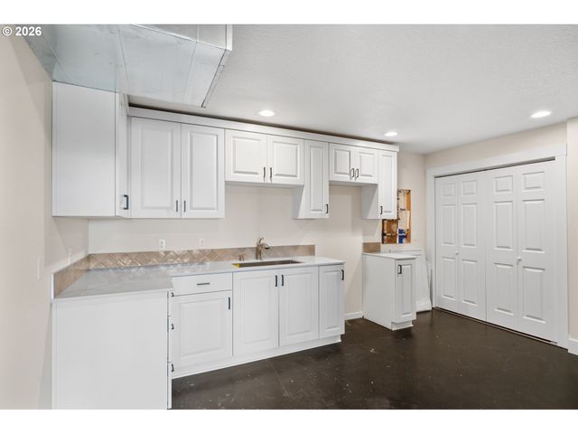 15060 Sw HILLSBORO Hwy, Hillsboro, OR 97123