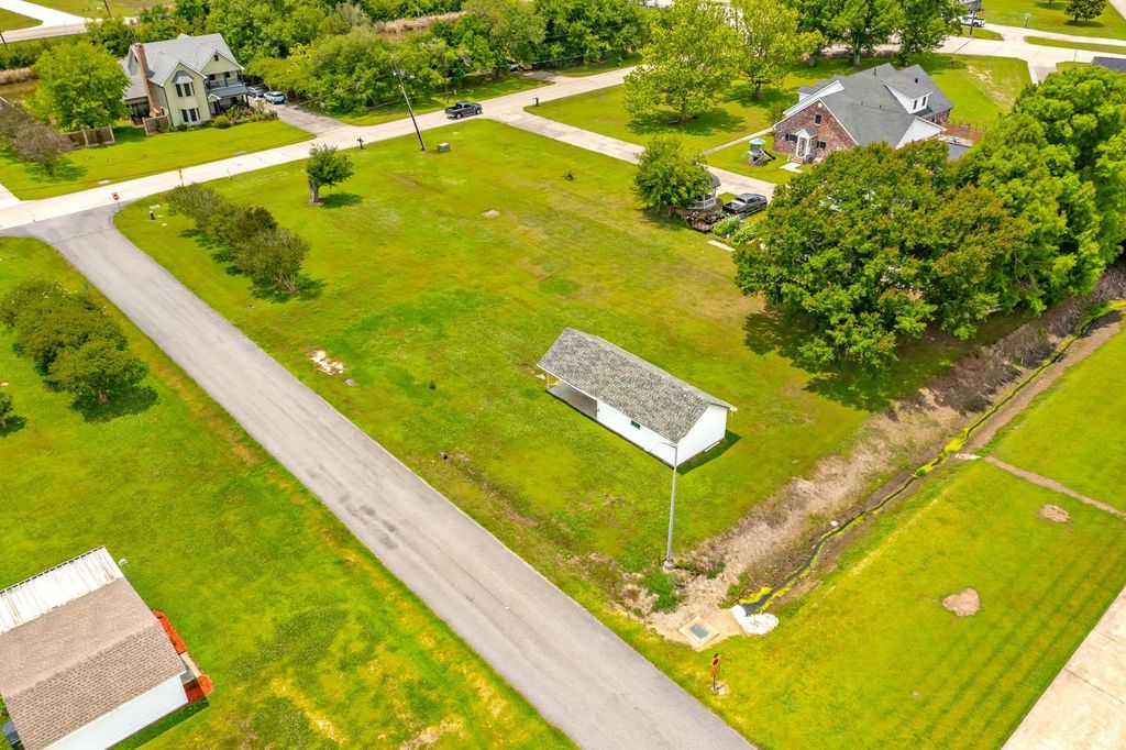 4109 Bayouside Dr, Houma, LA 70363