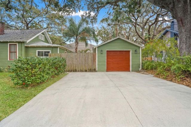816 W IDLEWILD AVENUE, Tampa, FL 33604