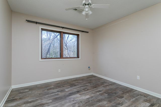 5700 E LEE RD, Hartsburg, MO 65039