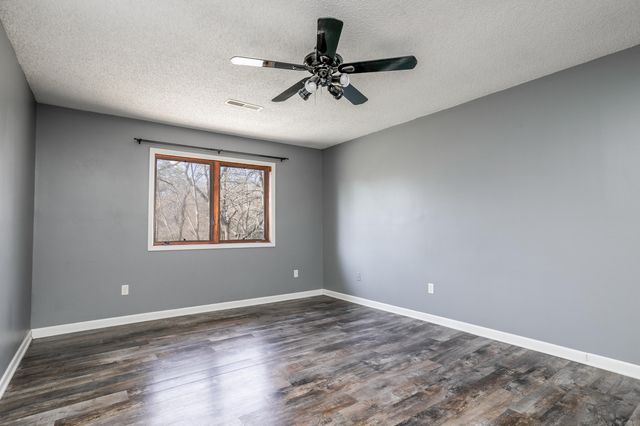 5700 E LEE RD, Hartsburg, MO 65039