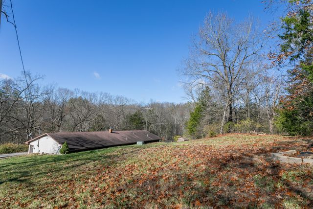 5700 E LEE RD, Hartsburg, MO 65039