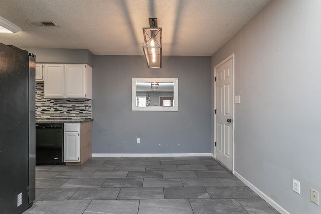 5700 E LEE RD, Hartsburg, MO 65039