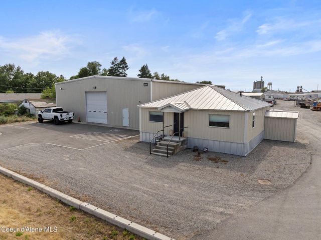 3315 N Tschirley Rd, Greenacres, WA 99016
