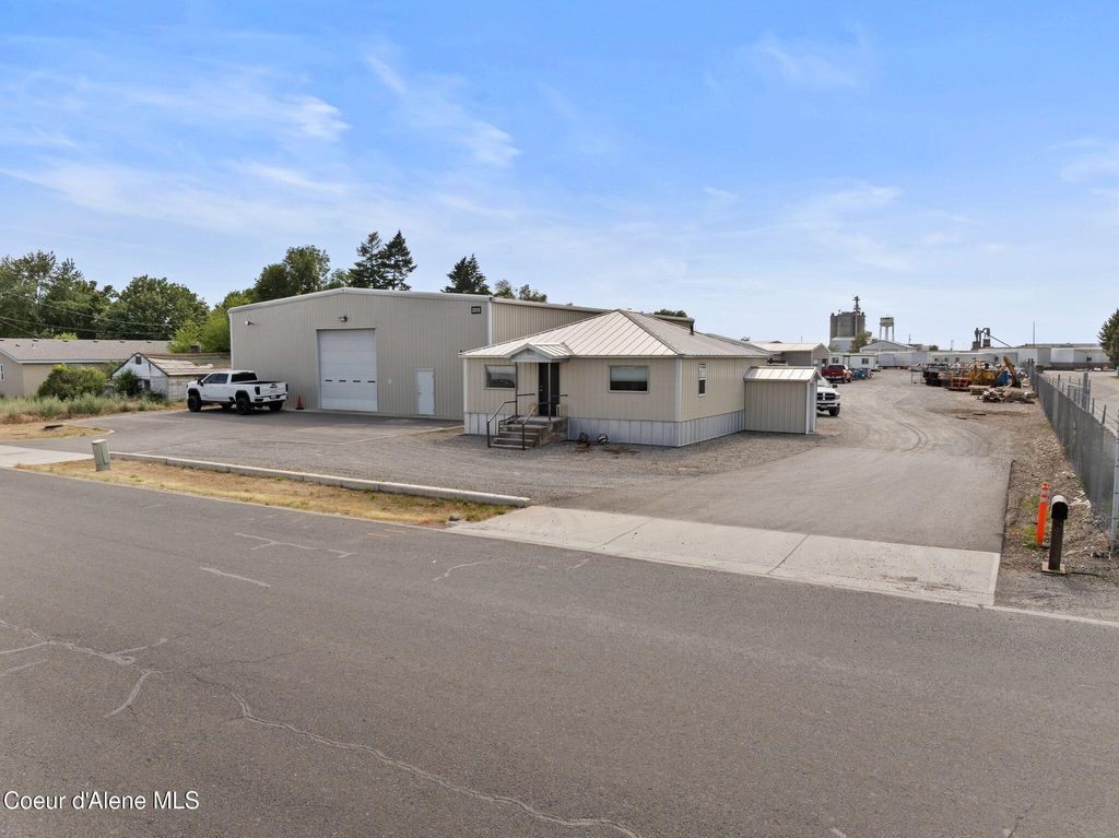 3315 N Tschirley Rd, Greenacres, WA 99016 photo 4