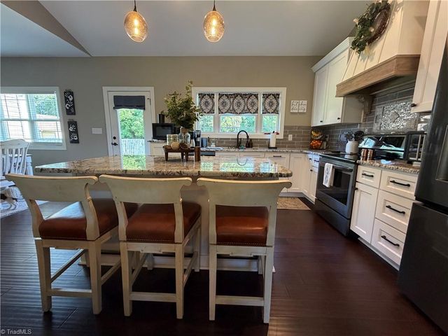 6861 Country Meadows Lane, Trinity, NC 27370