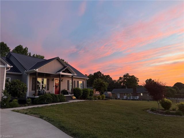 6861 Country Meadows Lane, Trinity, NC 27370
