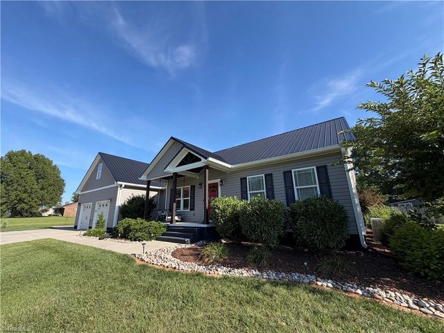 6861 Country Meadows Lane, Trinity, NC 27370