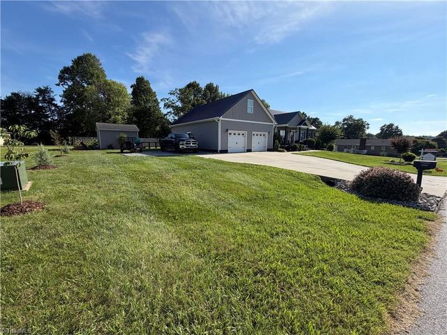 6861 Country Meadows Lane, Trinity, NC 27370