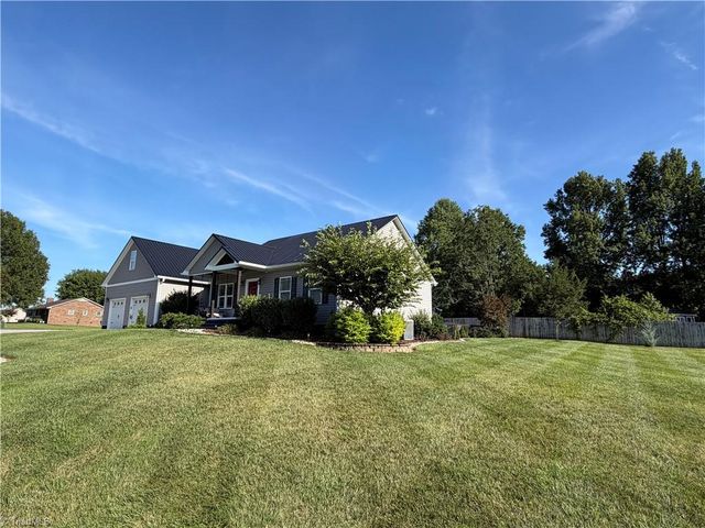 6861 Country Meadows Lane, Trinity, NC 27370