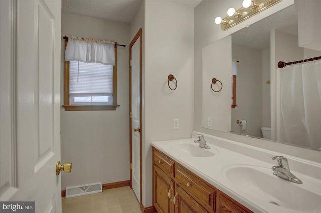 112 BAKER AND RUSSELL DR, Shippensburg, PA 17257