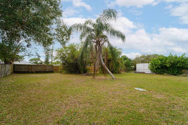 2164 SE Gaslight Street, Port St. Lucie, Port St Lucie, FL 34952