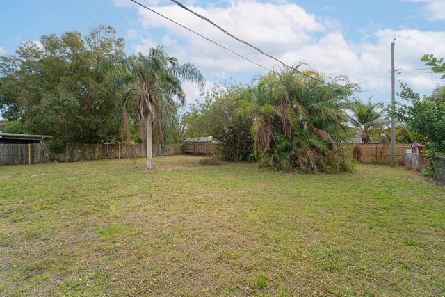 2164 SE Gaslight Street, Port St. Lucie, Port St Lucie, FL 34952