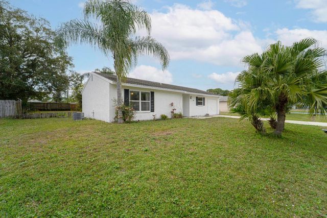 2164 SE Gaslight Street, Port St. Lucie, Port St Lucie, FL 34952