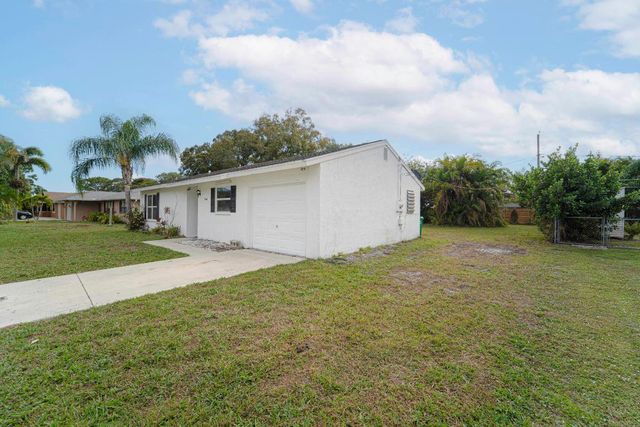 2164 SE Gaslight Street, Port St. Lucie, Port St Lucie, FL 34952