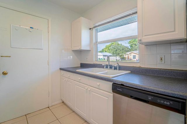 2164 SE Gaslight Street, Port St. Lucie, Port St Lucie, FL 34952