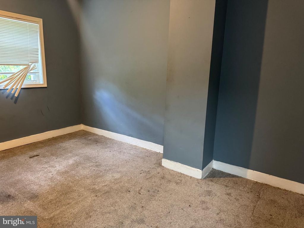 Image 10 of property listing at 1532 ABBOTSTON ST, Baltimore, MD 21218