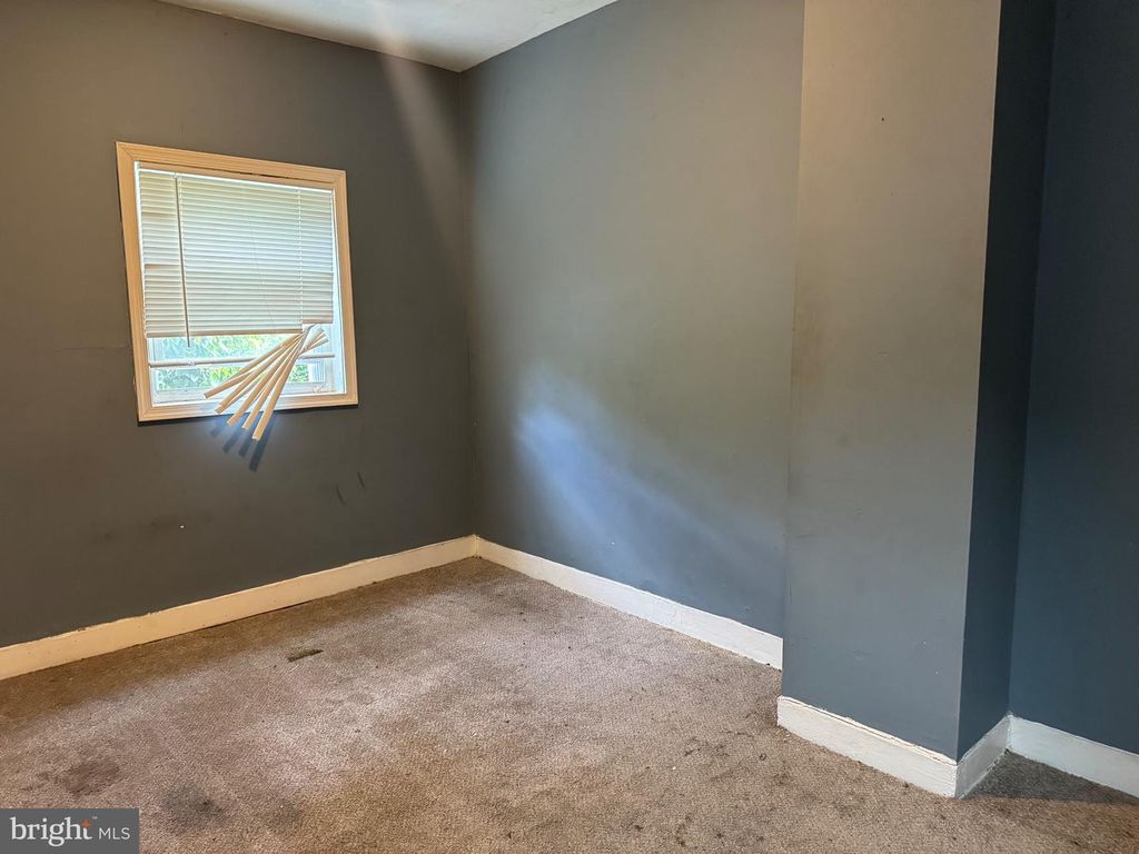 Image 11 of property listing at 1532 ABBOTSTON ST, Baltimore, MD 21218