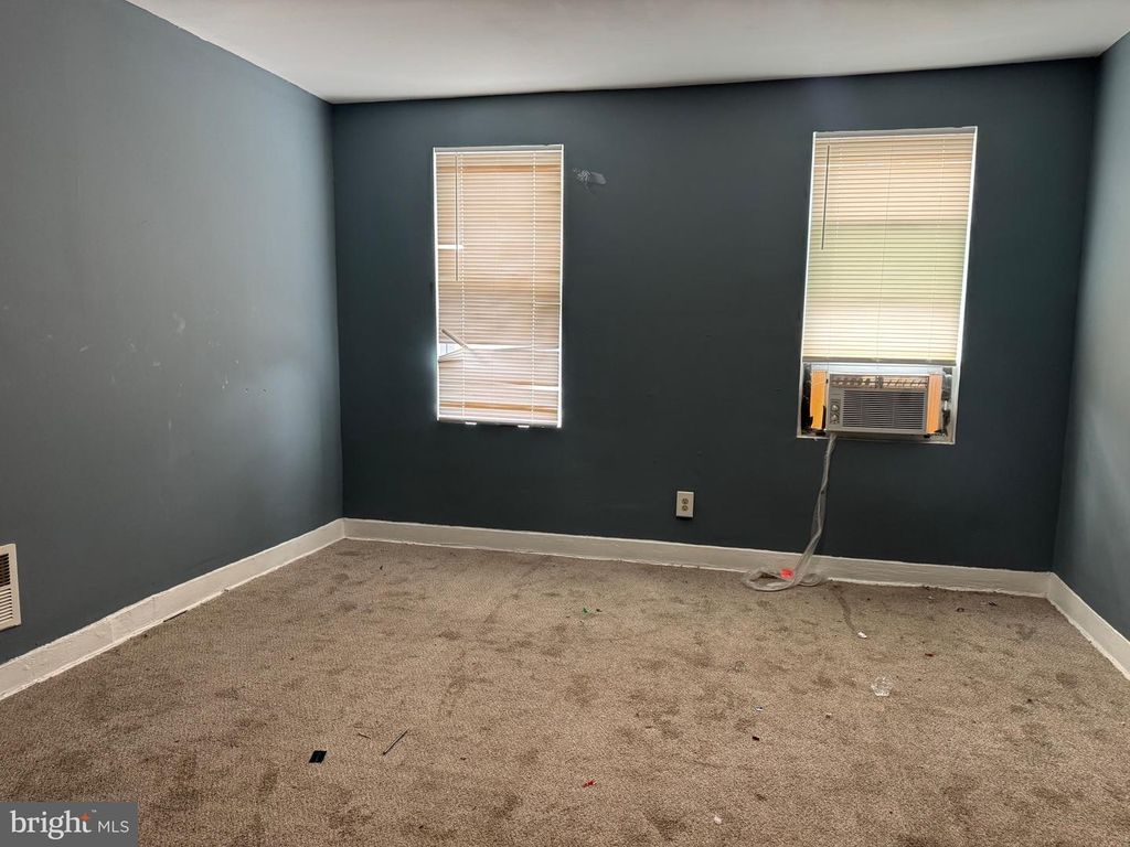 Image 13 of property listing at 1532 ABBOTSTON ST, Baltimore, MD 21218