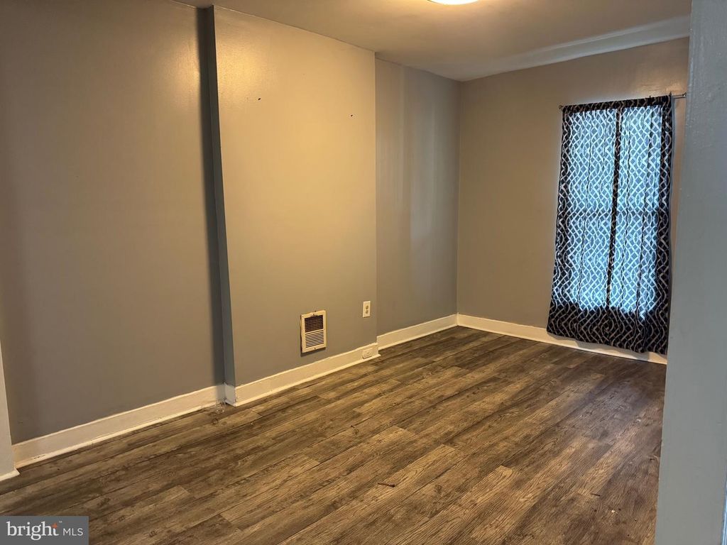 Image 6 of property listing at 1532 ABBOTSTON ST, Baltimore, MD 21218