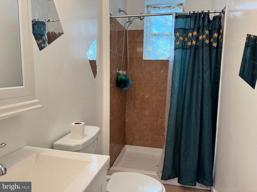 Image 9 of property listing at 1532 ABBOTSTON ST, Baltimore, MD 21218