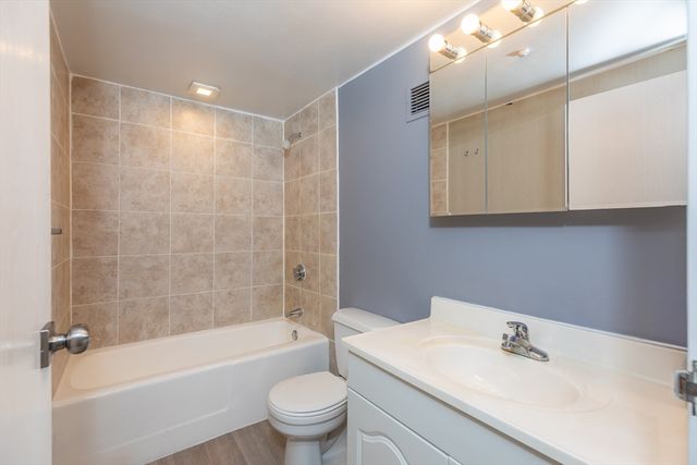 175 Quincy Shore Dr B33, Quincy, MA 02171