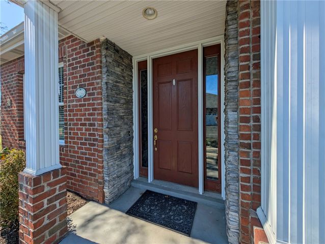 502 Independence Ct, Valencia Boro, PA 16059