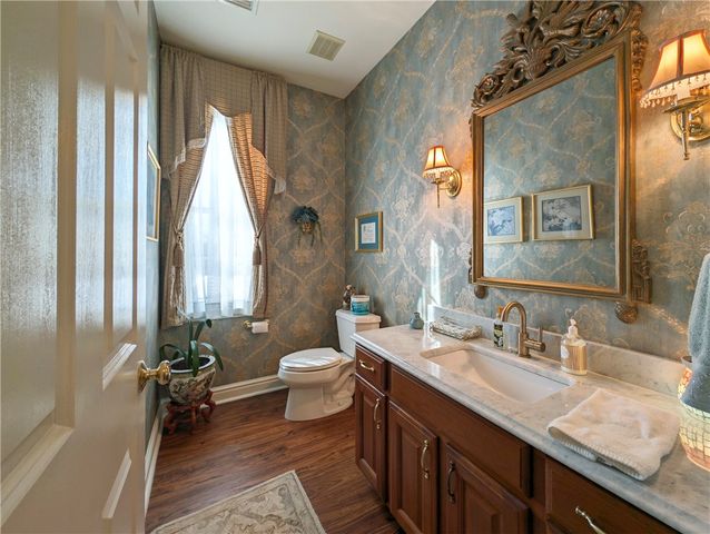 502 Independence Ct, Valencia Boro, PA 16059