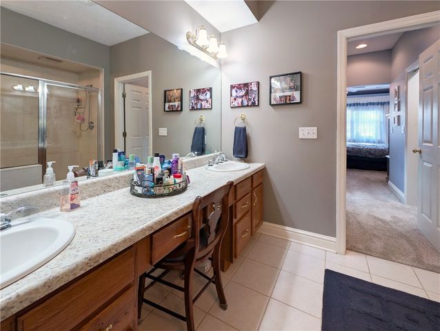 502 Independence Ct, Valencia Boro, PA 16059