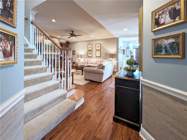 502 Independence Ct, Valencia Boro, PA 16059