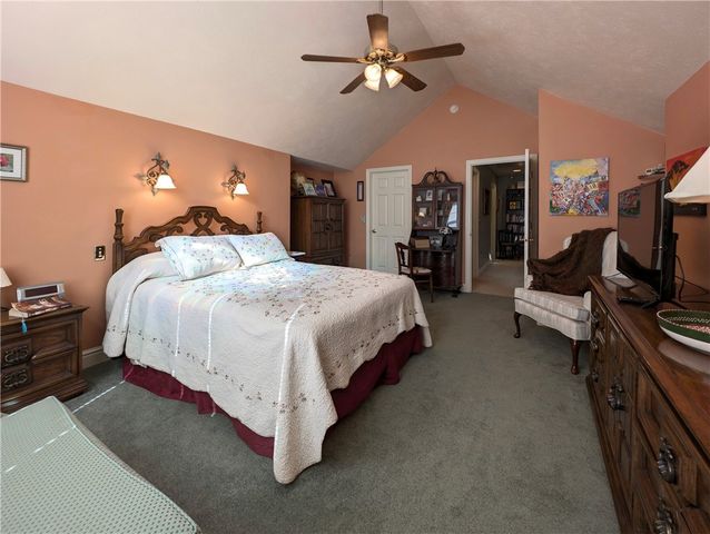 502 Independence Ct, Valencia Boro, PA 16059