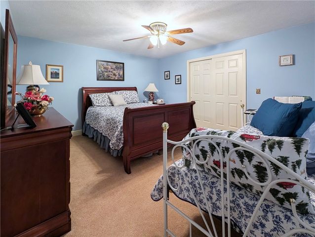 502 Independence Ct, Valencia Boro, PA 16059