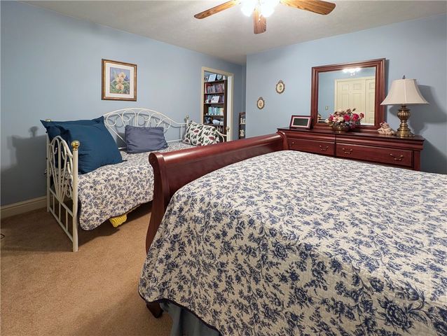 502 Independence Ct, Valencia Boro, PA 16059