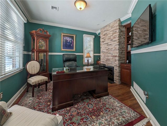 502 Independence Ct, Valencia Boro, PA 16059